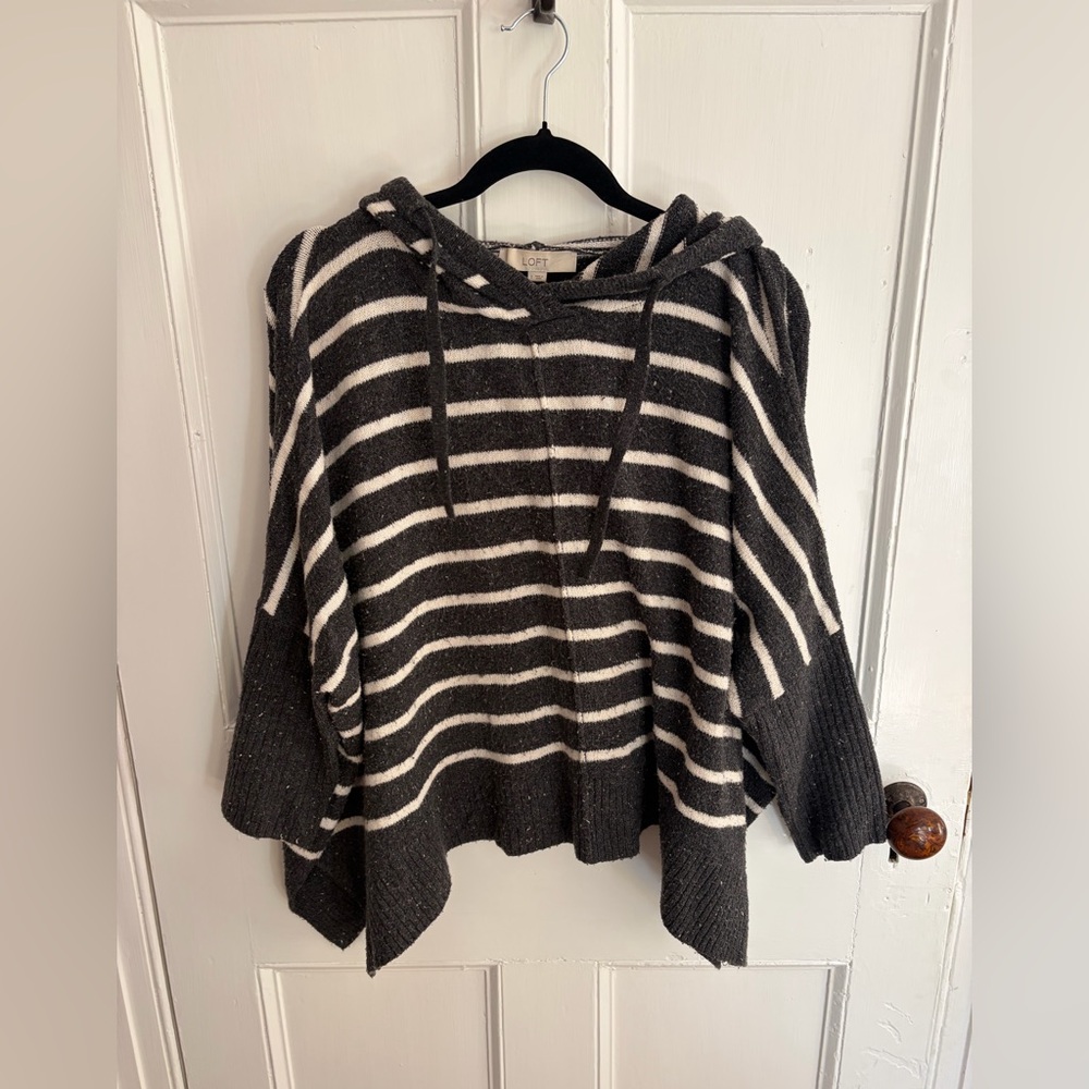 LOFT Gray and White Knit Sweater